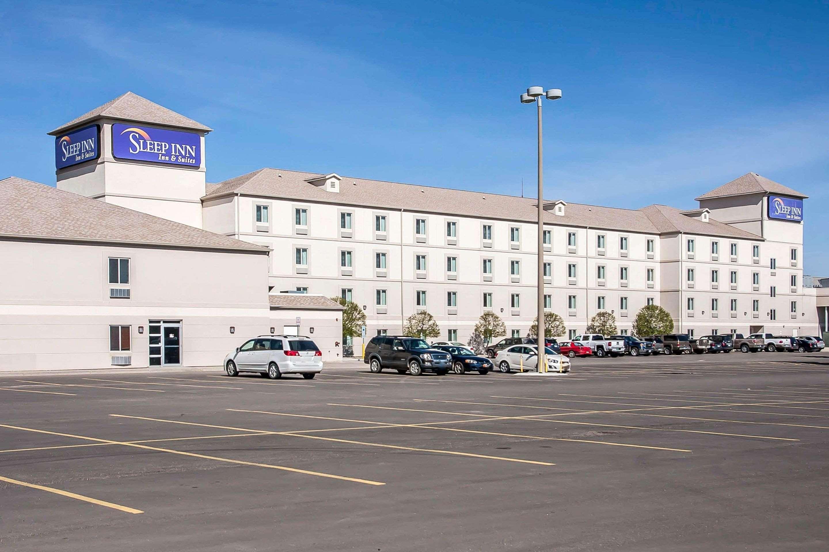 Sleep Inn & Suites Conference Center And Water Park Minot Exterior foto